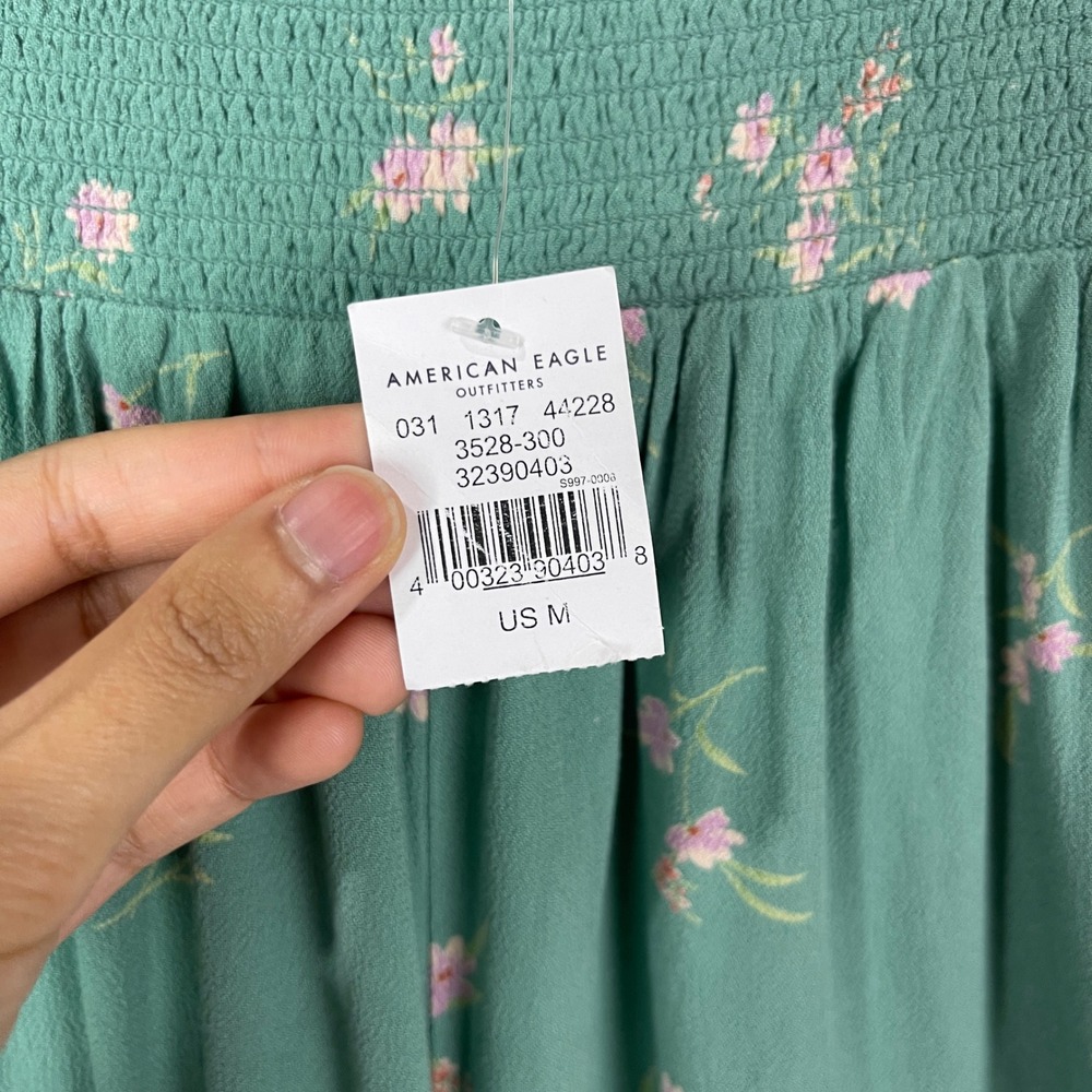 NEW American Eagle Floral Shorts Size M Green New Smocked Waist Viscose - Picture 4 of 9